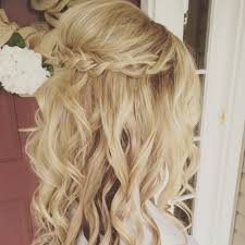 Lovely bridesmaid hairstyles with bun. 50 Delicate Bridesmaid Hairstyles For A Beautiful Experience Hair Motive