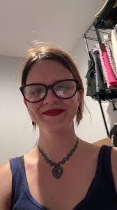 Jennifer Tippins's Instagram, Twitter & Facebook