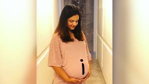 Ajinkya, rahane with daughter aarya , radhika rahane. Rahane All Set To Welcome The New Member Wife Radhika Share Baby Bump Pic With A Message Crictoday