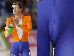 .looks like camel toe has an ugly cousin. Celebrity Moose Knuckle Competition For Male Camel Toe Is Fierce Popdust