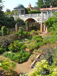 Hill Garden Pergola London Beautiful Gardens Garden On A Hill Pergola