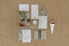 La busta è sagomata con chiusura ad unghia in carta grigio pastello. Matrimonio A Tema 10 Idee Che Ti Ispireranno Wedding Magazine Angela Bartolomeo