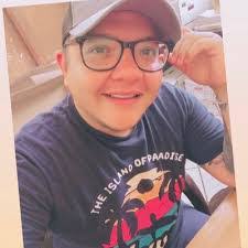 Robert Phinnessee's Instagram, Twitter & Facebook