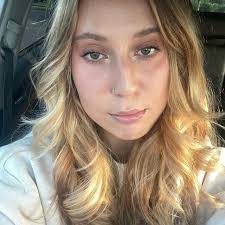 Abby Faust's Instagram, Twitter & Facebook