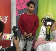 Farid kamil, jasmine michael, mislina mustaffa, rosyam nor, sofi jikan. Sofi Jikan Buka Mulut Kes Farid Kamil Iluminasi