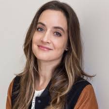 Laura Moses's Instagram, Twitter & Facebook