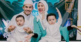 Mohd zhafran md yusof age. Isteri Boleh Sama Sama Cari Duit Fouziah Gous