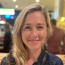 Donna Villaescusa's Instagram, Twitter & Facebook