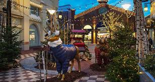 More than 100 boutiques offering savings up to 60%. Ingolstadt Village Weihnachten Exklusiv Munchen Szene Society Shopping In Munchen