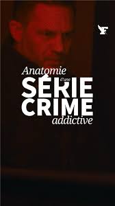 MobLand, la nouvelle série signée Guy Ritchie, plonge au cœur des rues  sombres de Londres, où la mafia anglo-irlandaise fait régner sa loi. Deux  familles, les Harrigan et les Stevenson, se partagent ...