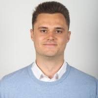 200+ perfiles de «Moons-»