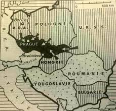 De volkenbond of volkerenbond (league of nations) was een intergouvernementele organisatie die op 25 januari 1919 werd opgericht op basis van het verdrag van versailles en gevestigd in genève. De Tanks Van Het Warschaupact Dringen Tsjechoslowakije Binnen