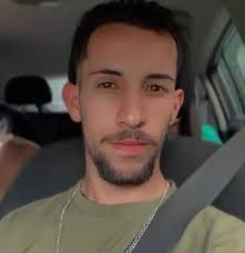 Família procura jovem desaparecido na madrugada de Natal em São Francisco  do Sul A família de Wesley Patrick Soares Padilha, de 26 anos, busca  informações que possam ajudar a localizar o jovem,