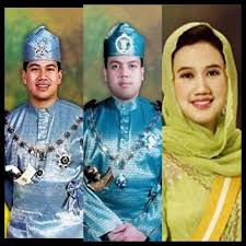 Kemangkatan sultan ahmad ibni sultan muhammad 2 pada 27 februari 1890 telah mencetuskan pergolakan politik di kelantan. Adik Beradik Sultan Kelantan Selain Mateen Ini Adalah Adik Beradik Almarhum Pengiran Almarhum Terkena Serangan Jantung Pagi Ini Dmisart