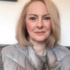 It's Monday! A fresh start to chase your dreams and make things happen.  Wishing you all a fantastic week ahead! #happymonday #freshstart