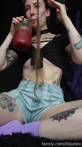 Lilijunex_76 - CamWhores