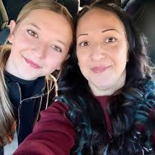 What are reliable electric solar powered bear fencing options?