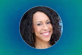 Holly Logan's Instagram, Twitter & Facebook