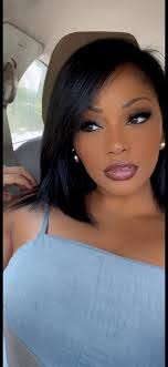 Jessica Lingle's Instagram, Twitter & Facebook