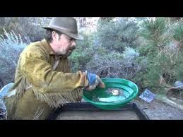 How To Pan For Gold Like A Pro And Find More Gold Ask Jeff Willliams Youtube In 2020 Panning For Gold Gold Gold Prospecting