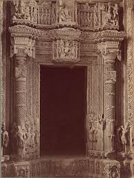 Inside Doorway Sas Bahu Temple, Gwalior ...