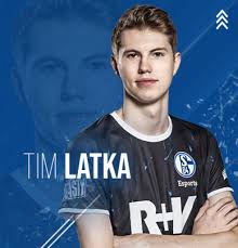 In the game fifa 21 his overall rating is 72. Fifa 21 Jogador Do Schalke 04 Tim Latka Desiste De Fifa Points Fifa Ge
