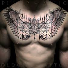 Pin Auf Brust Tattoo