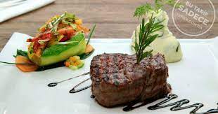 Grissini Restaurant Tan Izgara Dana Bonfile Tarifi Yemek Com Recipe Beef Tenderloin Recipes Bistro Food Food Presentation