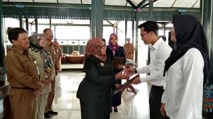 Kalian2 yg nantinya dinyatakan lulus seleksi, silakan lakukan. 386 Cpns Di Gunungkidul Terima Sk Kh