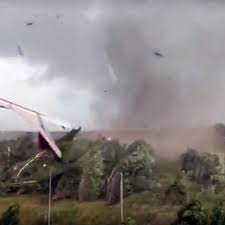 На юге — от крыма до восточных районов ставрополья — сильные осадки, понижение температуры и усиление ветра до 25 м/с. Ywk6gc01upvl1m