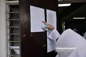 Keputusan spm 2020 boleh mula disemak hari ini di laman myresult1.moe.gov.my atau myresult2.moe.gov.my manakala slip keputusan rasmi boleh dimuat turun. Sijil Spm Berserta Perubahan Data Kementerian Dijual Rm500
