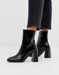 Modèle à talon carré, fermeture à glissière sur le côté. 192 Meilleures Images Du Tableau Boots En 2019 Bottines Bottes Et Chaussure