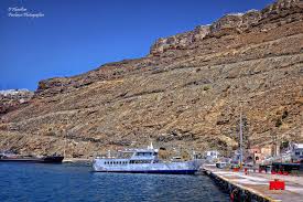 The Athinios Port And The Serpentine Road To Fira Santorini Santorini Island Greece Santorini Santorini Island