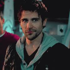 Matt Ryan as Mick Rawson icons like/reblog if using/saving