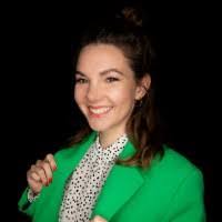 Lisa Laub's Instagram, Twitter & Facebook