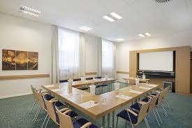 Enjoy a convenient location at the modern holiday inn express frankfurt airport hotel, 15 minutes from the airport. Holiday Inn Express Frankfurt Airport Moerfelden Walldorf Germany