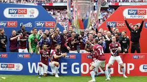 Find out which football teams are leading the pack or at the foot of the table in the championship on bbc sport. Efl Confirm Sky Bet Championship Play Off Final Will Be On Tuesday August 4