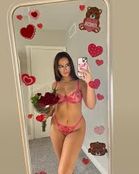 Spencer Barbosa - Free pics, galleries & more at Babepedia