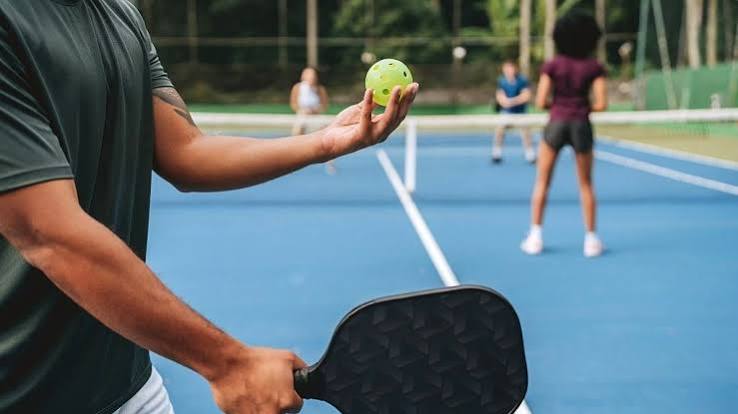 Cha mẹ bị bắt vì bỏ 3 con ở nhà để đi chơi pickleball - Báo VnExpress