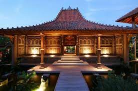 Ada lima bentuk rumah adat, yaitu rumah adat limasan, rumah adat joglo ada beberapa macam seperti joglo trajumas (keraton/ raja), joglo pangrawit apitan dan joglo tajuk mangkurat (rumah bangsawan), rumah adat panggangpe. Mengenal Ragam Rumah Adat Jawa Tengah Yang Harus Dilestarikan Kumparan Com