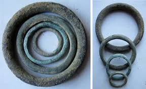 MONNAIE GAULOISE : Lot de 4 rouelles anneaux gigognes en bronze,  pré-monnaies EUR 9,90 - PicClick FR