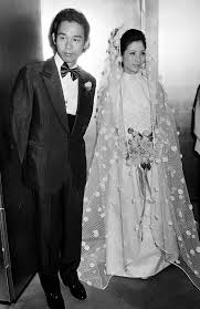 1973年、黒木純一郎さん（左）と結婚式を挙げた松原智恵子 - スポニチ Sponichi Annex 芸能