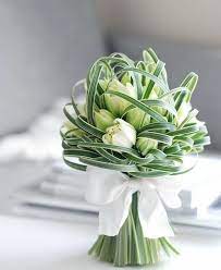Colorful Flower Arrangements Can Say A Lot Make A Statement And Give Personality To Table Flower Arrangements Colorful Flowers Arrangements Beautiful Flowers