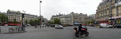 Anciennement la place de rennes, la place du 18 juin 1940 est traversée par le boulevard montparnasse.la rue de rennes commençant à saint germain des prés s'y termine. Place Du 18 Juin 1940 Paris France Mapio Net