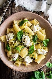 Easy Zucchini Pasta With Ricotta Basil The Original Dish Recipe Summer Pasta Dishes Yummy Pasta Recipes Zucchini Pasta