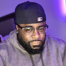 Got a question for Simon Williamson??