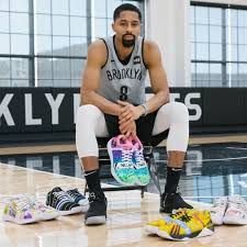Spencer gray dinwiddie is a current player for the chicago bulls, brooklyn nets as a point and shooting guard. Spencer Dinwiddie Traded In Swooshes And Stripes For Drawings Of Harriet Tubman And Bruce Lee Gq