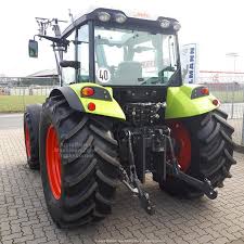 Городской джип (british english (a large, four wheel drive vehicle such as a land rover™ which is driven in towns and cities for ordinary domestic purposes). Traktor Claas Axos 340 Cx Zu Verkaufen Agriaffaires Traktoren Druckluftanlage Traktor