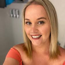 Are all elementary parking lots as chaotic as Murphy's?! I feel like there  needs to be another entrance or something 🫣