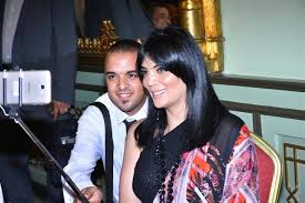 اجمل واسخن الصور منة فضالي شبة عارية تماماً جسمها ناعم لامع يظهر صدرها ثدييها جسمها اسمر من تان تحت اشعة الشمس على شاطئ البحر لابسة مايوة بكيني قطعتين صغير جدا.الممثلة المصرية منة فضالي تضع مكياج روج احمر شفاه وتضحك. Ù…Ù†Ø© Ø´Ù„Ø¨Ù‰ ÙˆØ­ÙˆØ±ÙŠØ© ÙØ±ØºÙ„Ù‰ ØªØ´Ø§Ø±ÙƒØ§Ù† Ø¨Ù€ Ø§Ù„Ø­Ù‚ Ù„Ù…Ø±Ø¶Ù‰ Ø§Ù„Ø³Ø±Ø·Ø§Ù† ÙÙ‰ Ø§Ù„Ø¥Ù†Ø¬Ø§Ø¨